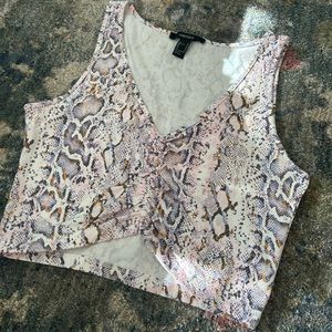 🍬NWOT Snakeskin Scrunch Crop Top🍬